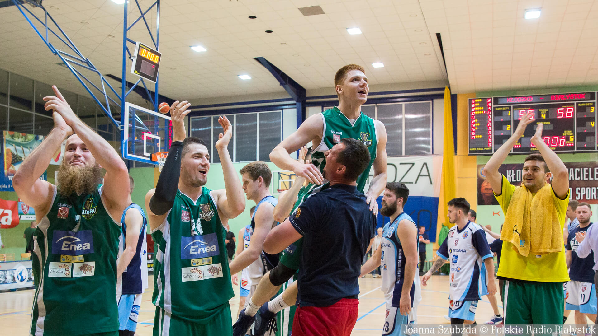 Żubry Białystok po dramatycznym meczu wygrywają w Kłodzku i wciąż liczą się w walce o 1. ligę [zdjęcia, wideo]