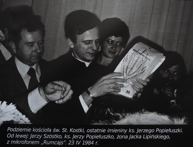 Wystawa poświęcona ks. Jerzemu Popiełuszce, foto: Anna Kruszewska