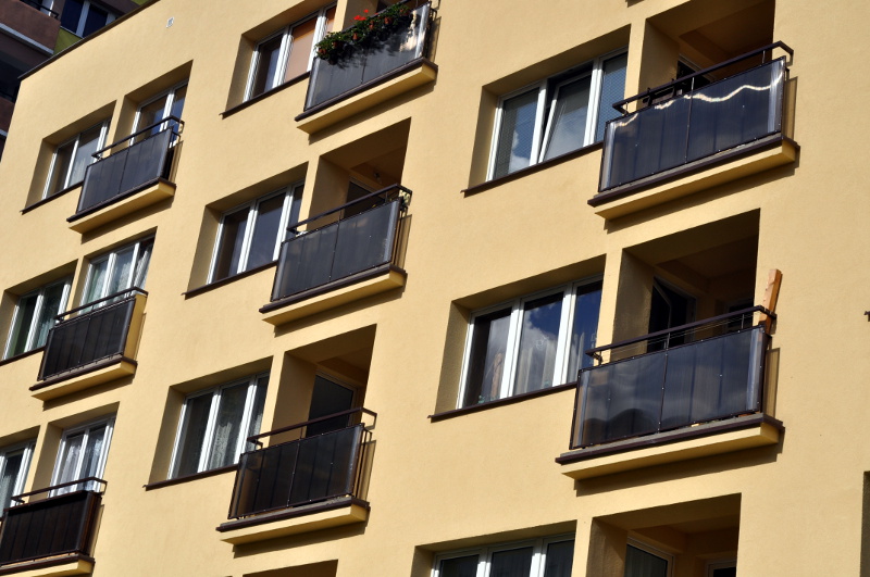 Oszust bierze pieniądze za wynajem cudzego mieszkania - nabrał kolejne osoby