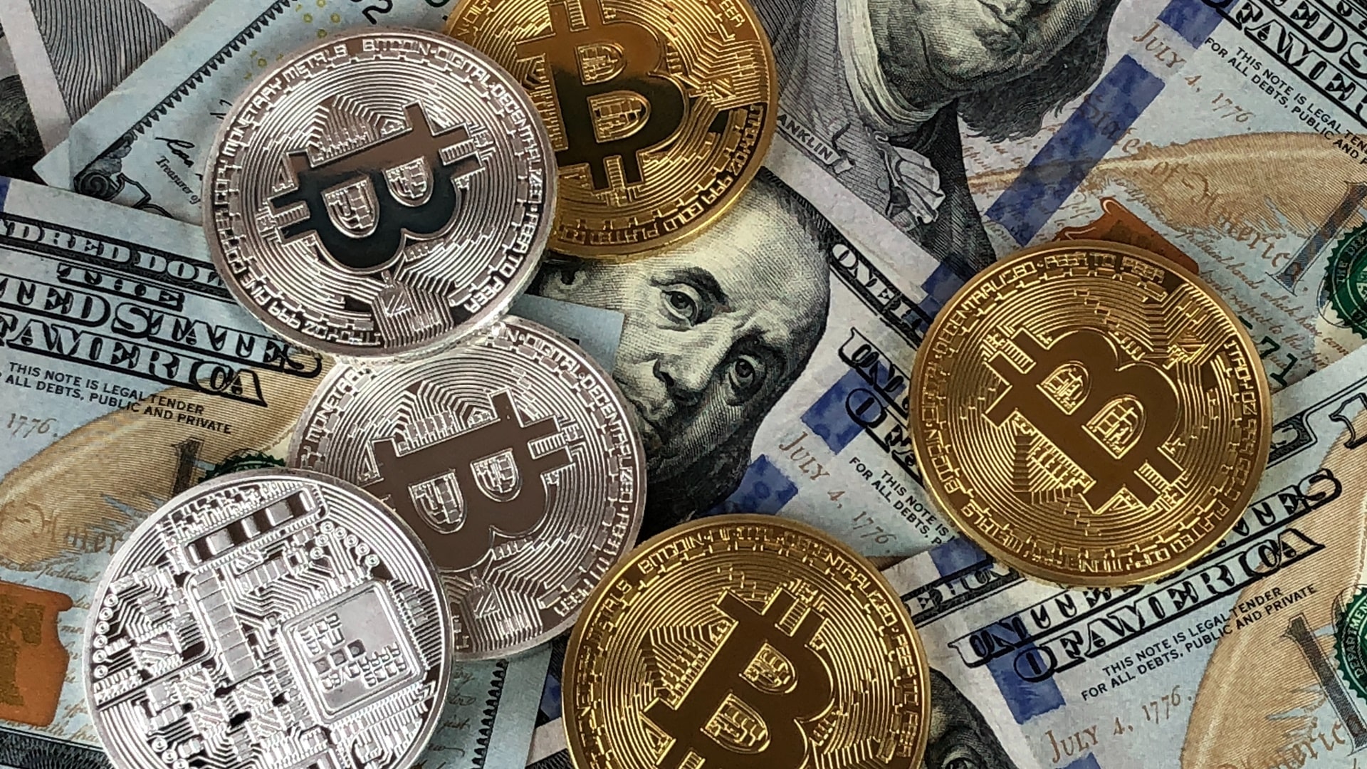 Blisko 50 tys. złotych straciła mieszkanka Suwałk, która chciała zainwestować w kryptowaluty