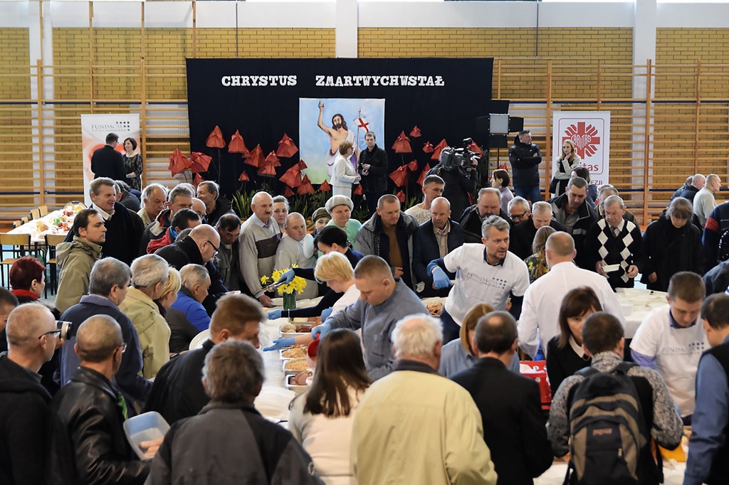 Wielkanocne śniadania dla potrzebujących w Białymstoku