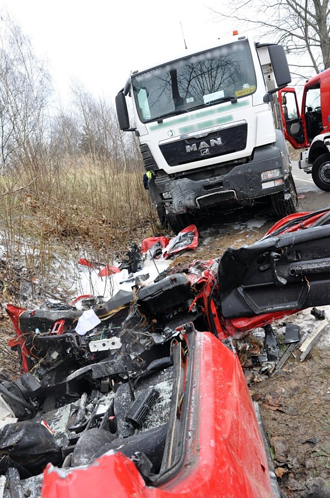 Wypadek niedaleko Wasilkowa - zginęły 2 osoby
