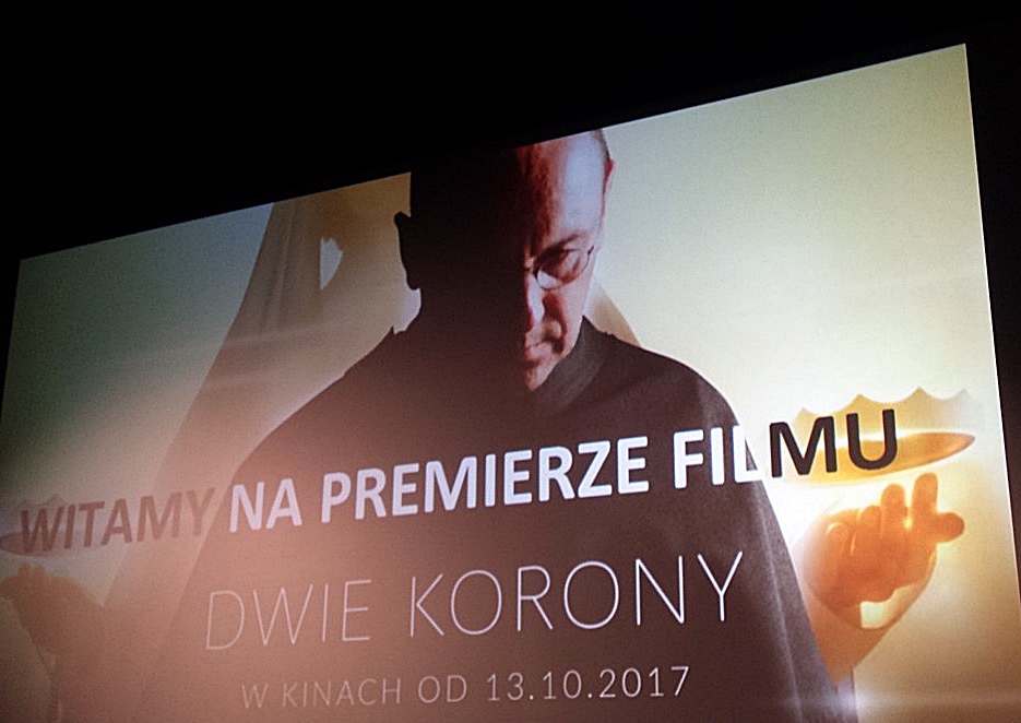 W kinach można oglądać fabularyzowany dokument o życiu Maksymiliana Kolbego