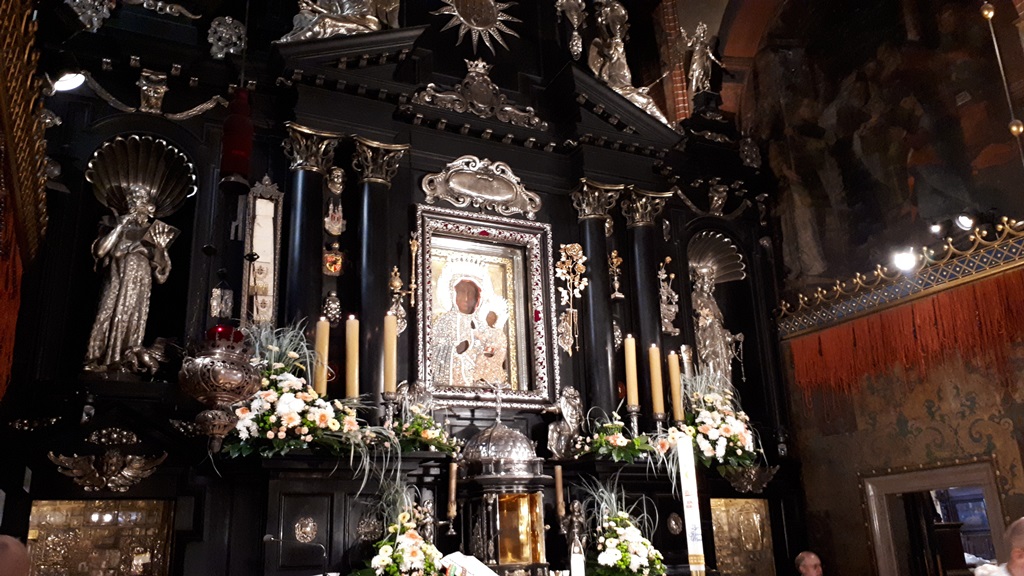 Członkowie i sympatycy NSZZ "Solidarność" wyruszyli na Pielgrzymkę Ludzi Pracy do Częstochowy