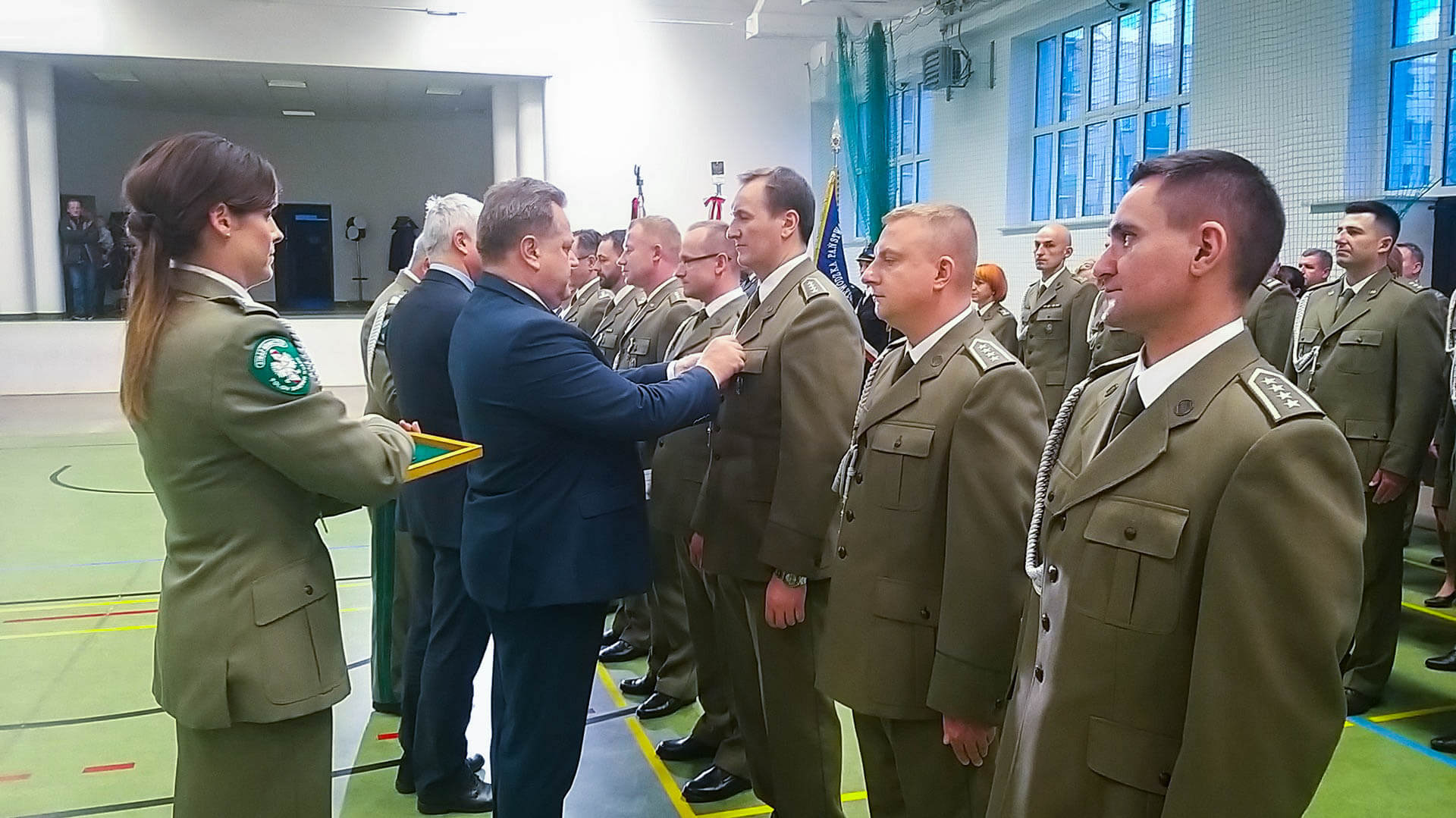 Ponad 100 podlaskich funkcjonariuszy otrzymało awanse i odznaczenia