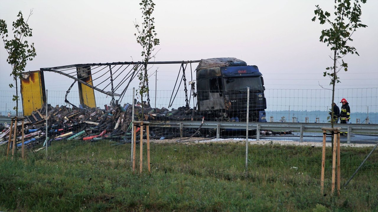 Na krajowej "ósemce" w okolicach Zambrowa zapalił się tir