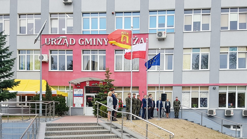 Uroczyste podniesienie flagi gminy Łomża