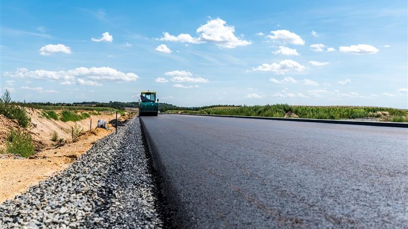 Powiat augustowski jeszcze w tym roku zmodernizuje ponad 10 kilometrów dróg, które pilnie wymagają naprawy