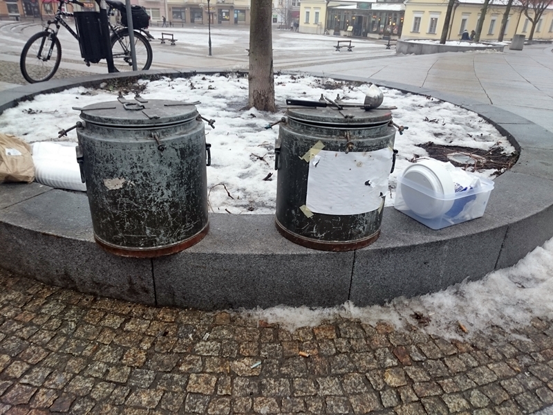 Białystok:  Akcja "Jedzenie zamiast bomb"