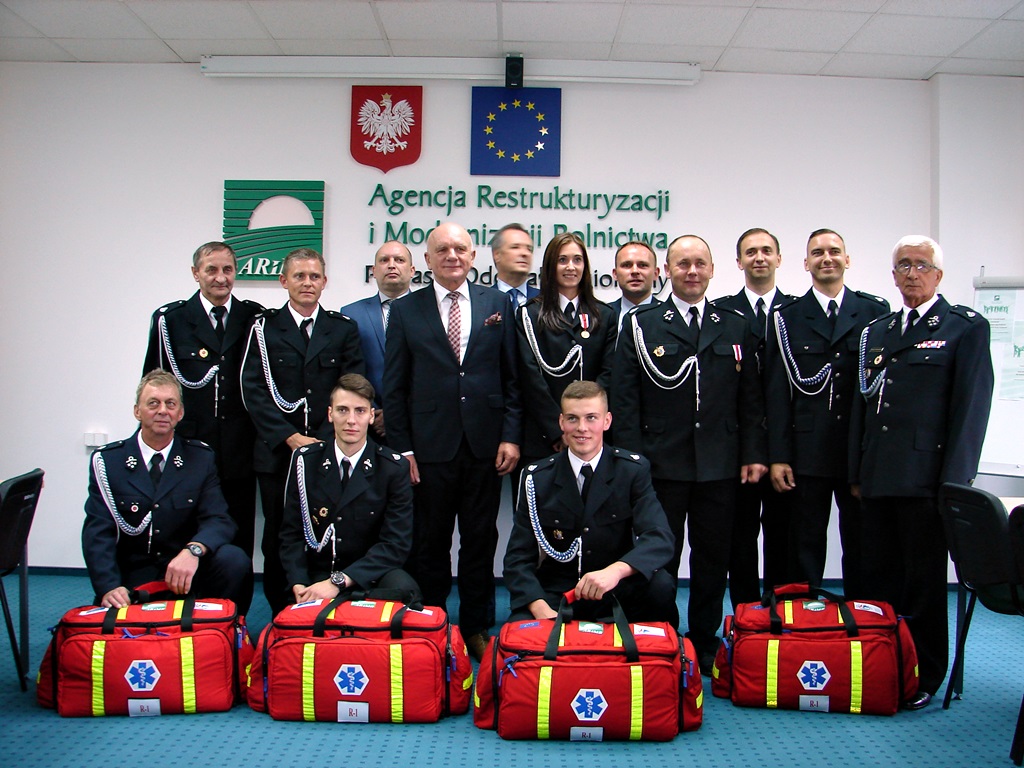 Nakręcili film i wygrali - strażacy z 4 jednostek OSP z Podlaskiego otrzymali torby medyczne