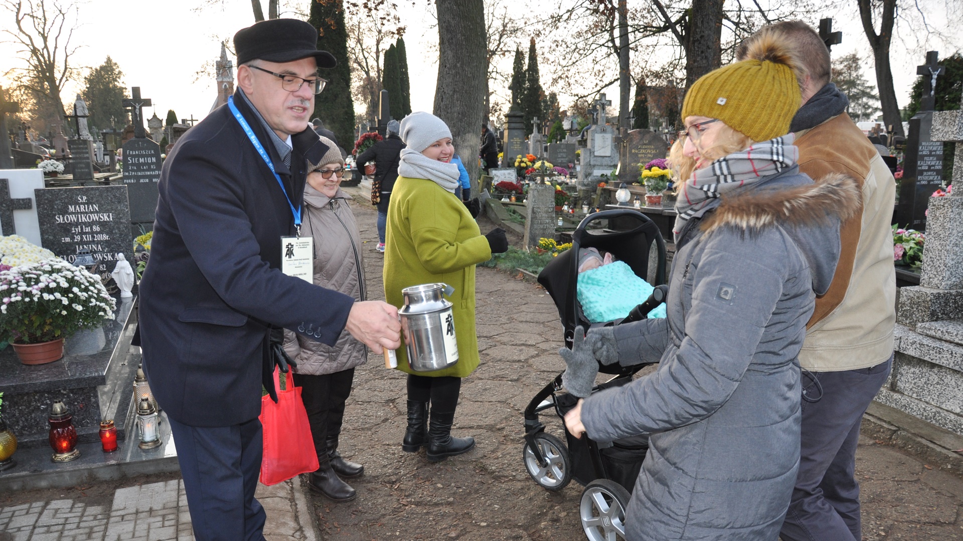 Rekordową kwotę pieniędzy zebrano podczas kwesty na suwalskim cmentarzu