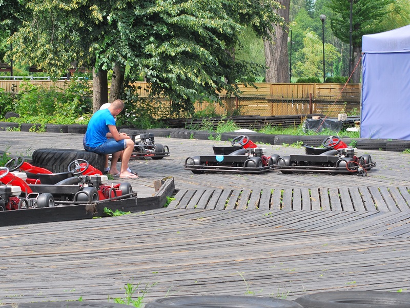 Prokuratura wyjaśnia okoliczności wypadku na torze kartingowym w Augustowie
