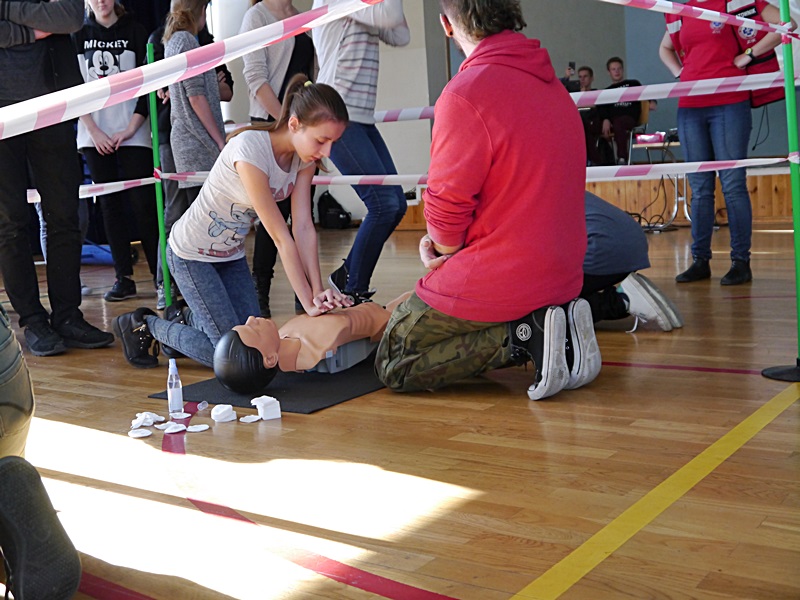 Suwałki:  Próba bicia rekordu Guinessa w prowadzeniu resuscytacji