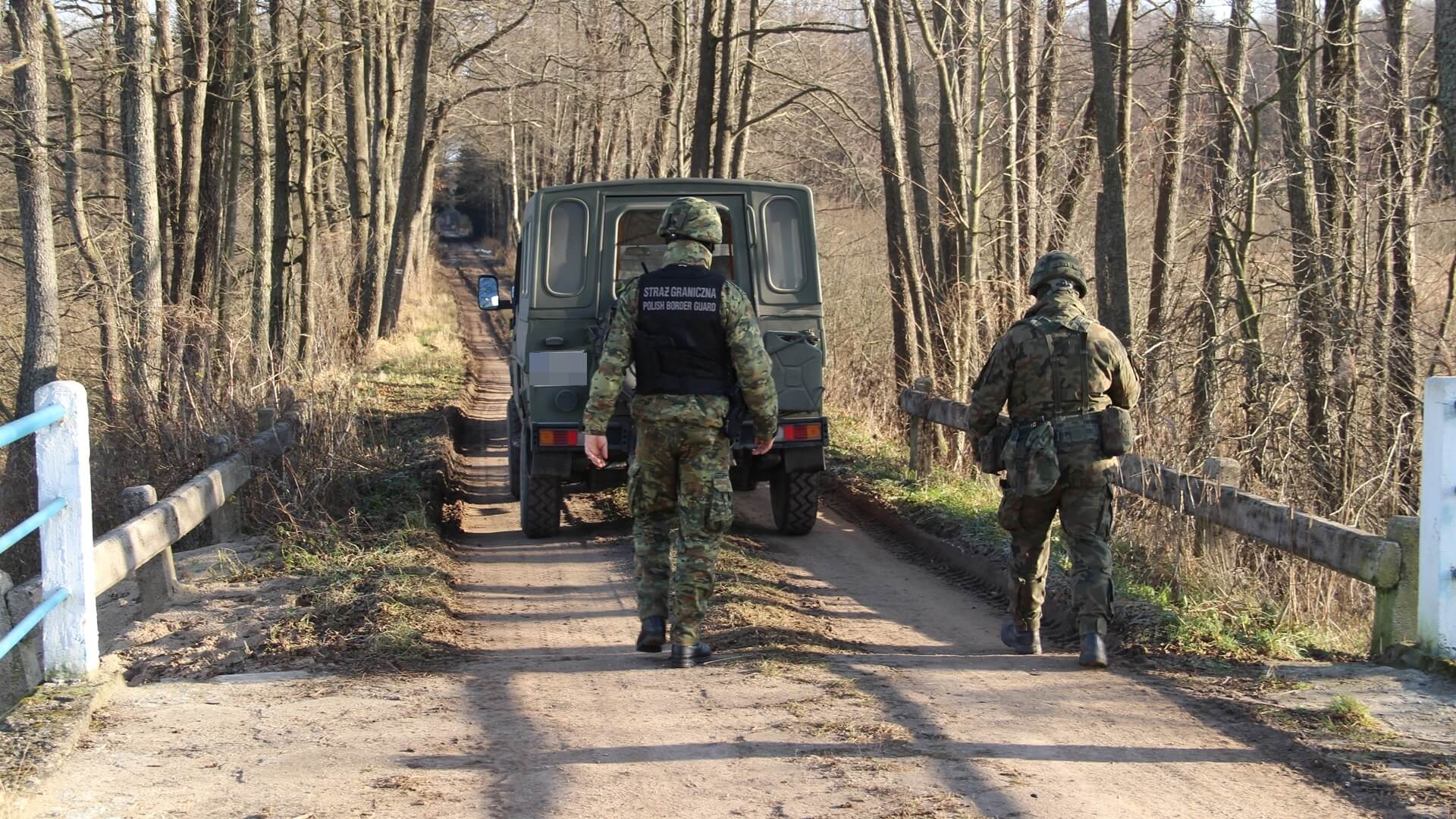 Augustowscy radni  stanęli w końcu „murem za polskim mundurem”