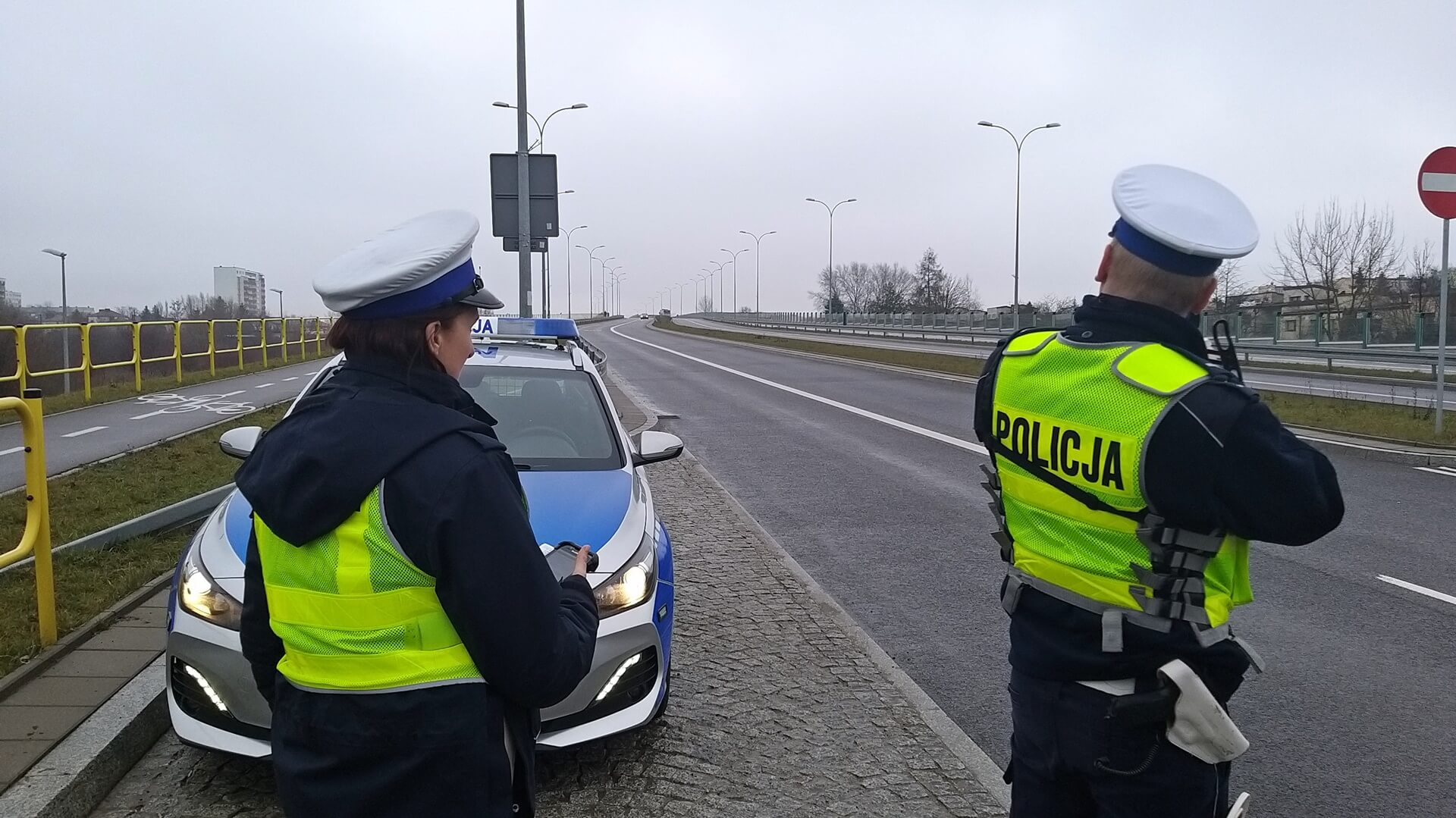 Noga z gazu - policjanci w całym kraju kontrolują prędkość