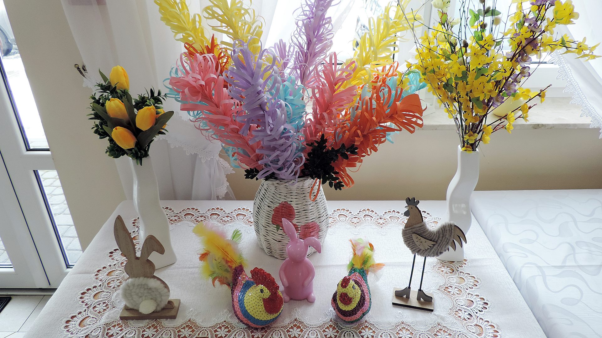 Kartki wielkanocne, palmy czy stroiki można kupić na kiermaszu Warsztatów Terapii Zajęciowej w Sejnach