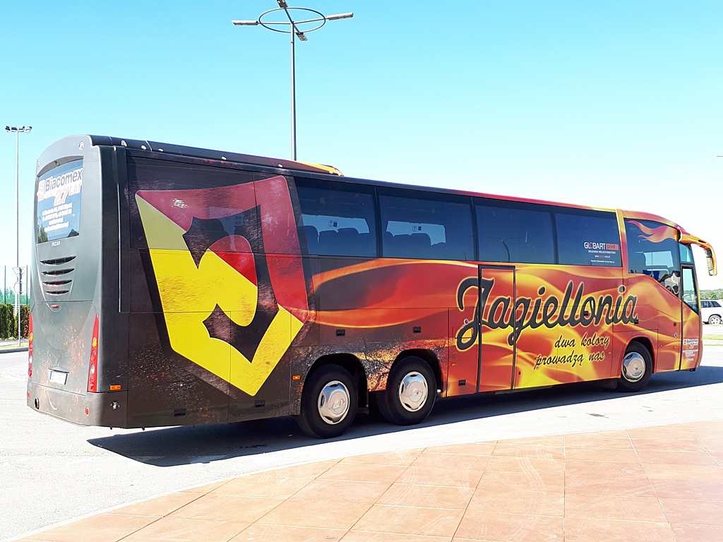 Kibice wybierają autokar, jakim Jagiellonia będzie jeździć na mecze