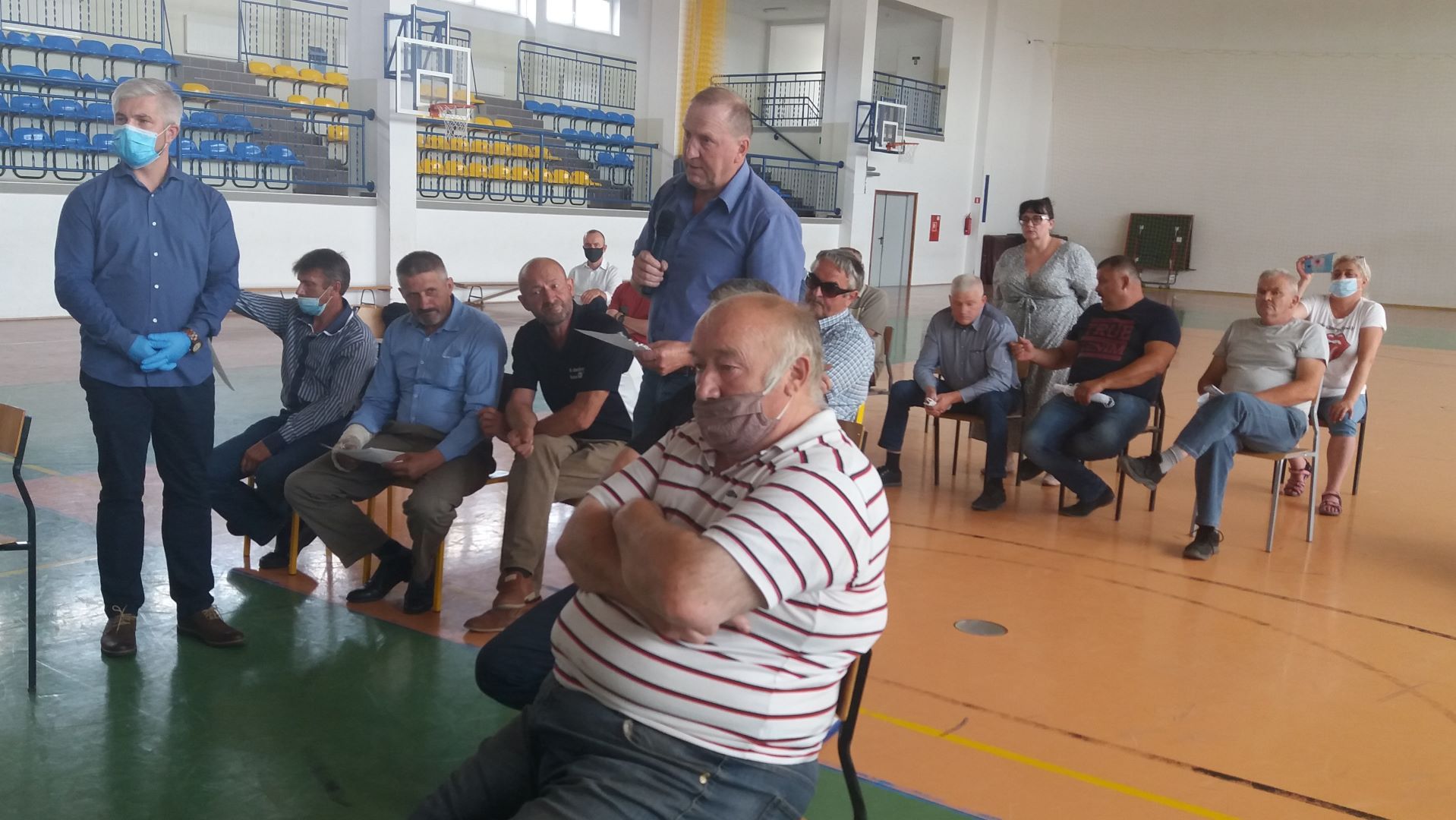 Rolnicy z gminy Raczki narzekają, że maszyny budujące gazociąg niszczą lokalne drogi