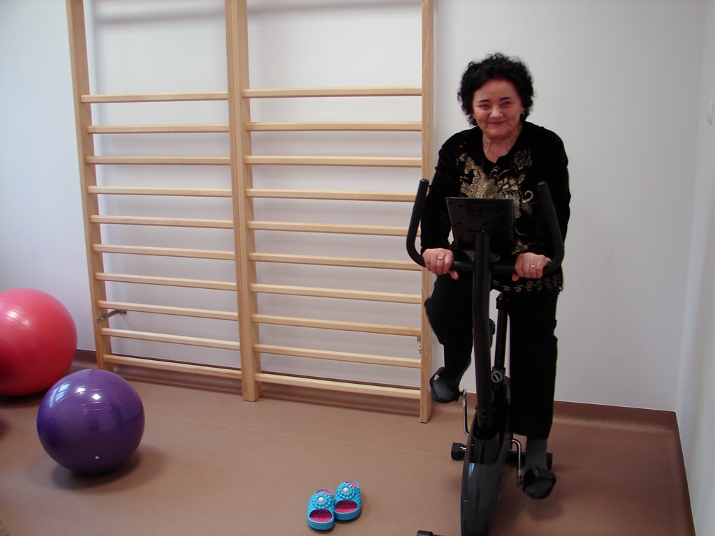 Korzystają z zajęć rozrywkowych i rehabilitacyjnych – seniorzy z gminy Nowogród mają dom dziennego pobytu