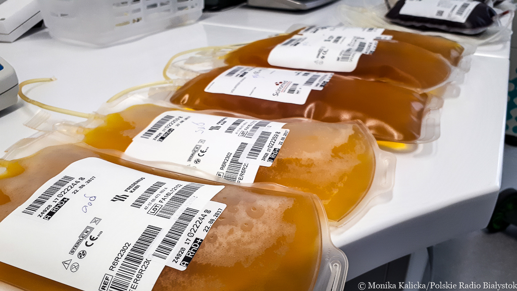 Kończą się zapasy osocza od ozdrowieńców po COVID-19 - stacje krwiodawstwa apelują o donacje