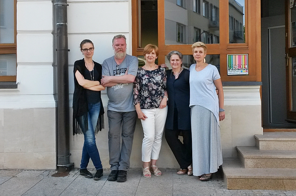 Wystawa "Odsłona" w WOAK w Białymstoku - można oglądać twórczość pracowników ośrodka