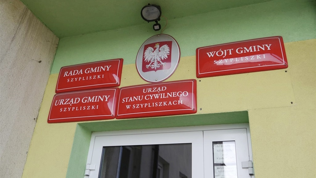 Zmienia się teren wokół cmentarza w Becejłach