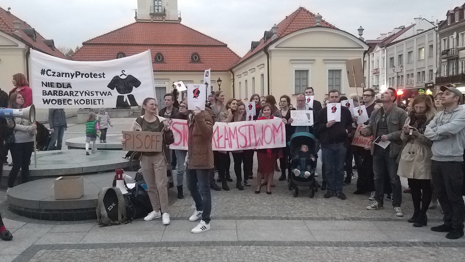 W Sejmie odbyło się pierwsze czytanie projektu inicjatywy "Stop Pedofilii" - w Białymstoku protestowano