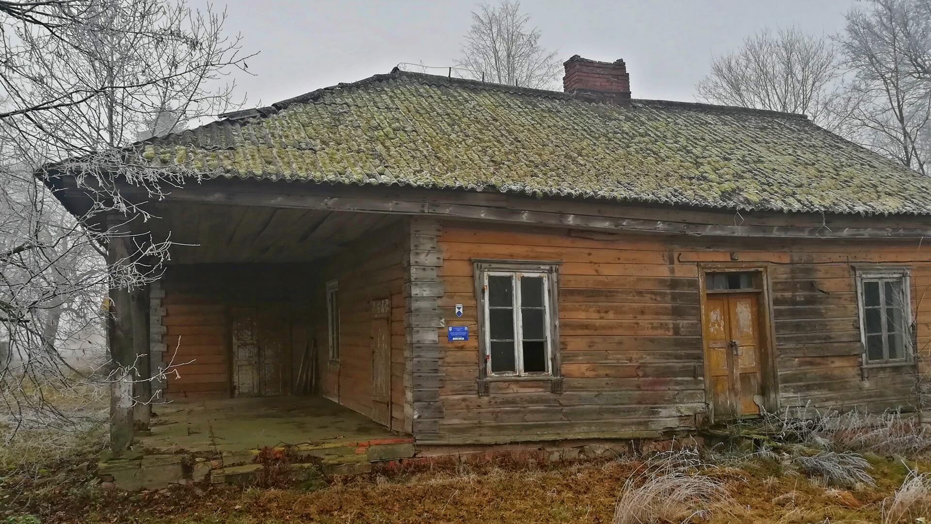 Zabytkowy dwór w Klukowiczach czeka na remont i nowego właściciela