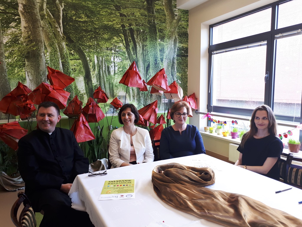 250 litrów żurku, 100 kg pasty jajecznej, 150 kg sałatki jarzynowej. W Białymstoku odbędzie się śniadanie wielkanocne dla potrzebujących