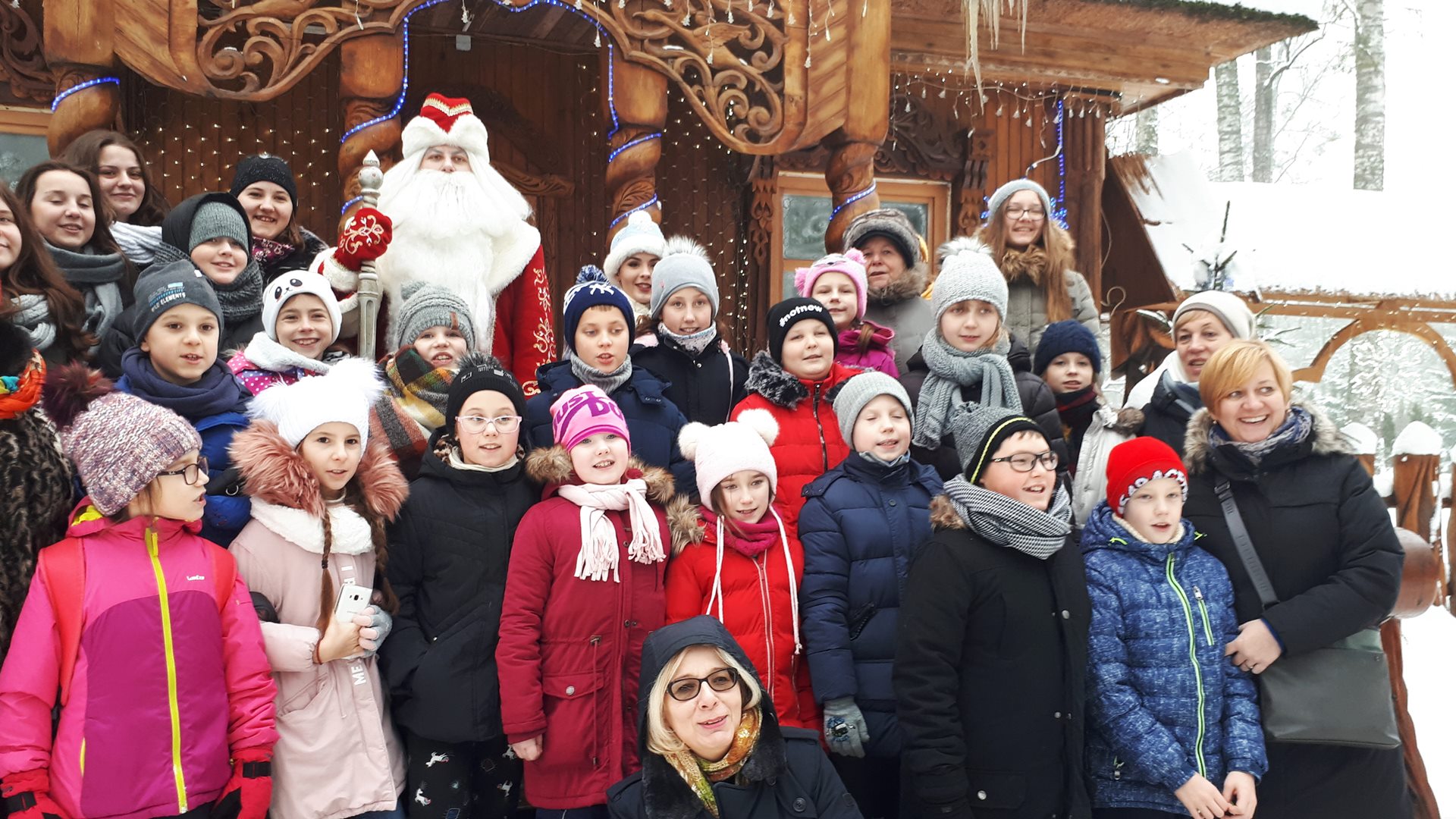 Młodzi laureaci konkursu "Poznaj Białoruś" z wizytą u Dziadka Mroza