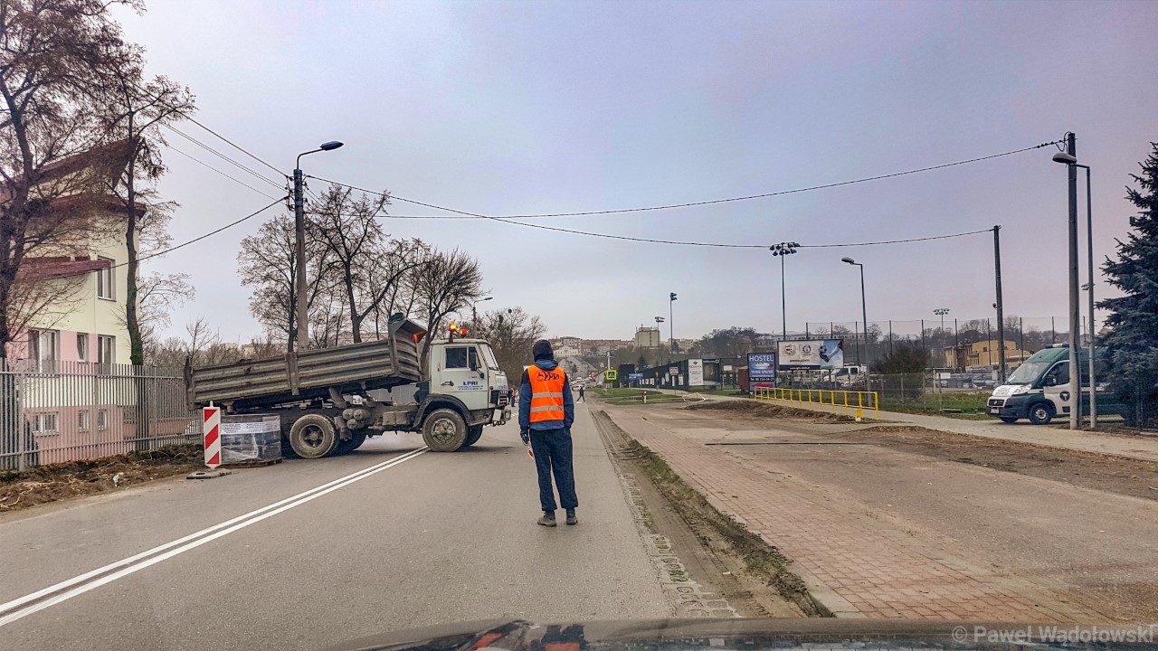 Przejazd przez Łomżę utrudniony - w mieście tworzą się duże korki