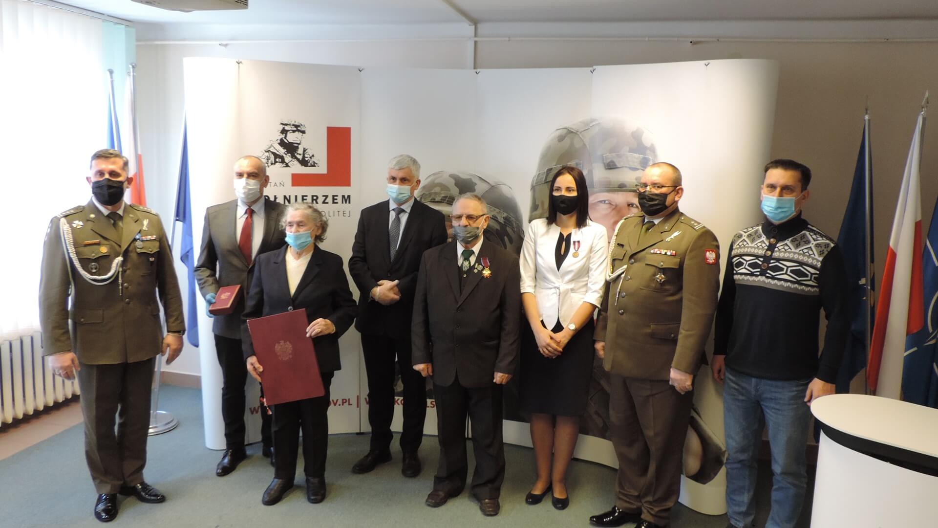 Kombatantom z rejonu łomżyńskiego przyznano odznaczenia i awanse na stopnie oficerskie