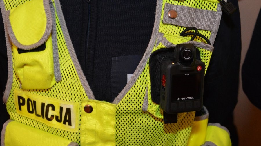 Policjanci pomogli nieprzytomnej 61-latce