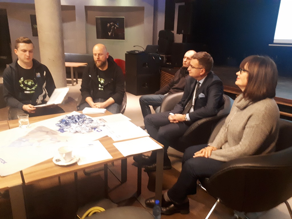 Konkurs filmów, spotkania z twórcami, wystawy i energetyczne koncerty – 12. edycja "Żubroffki"