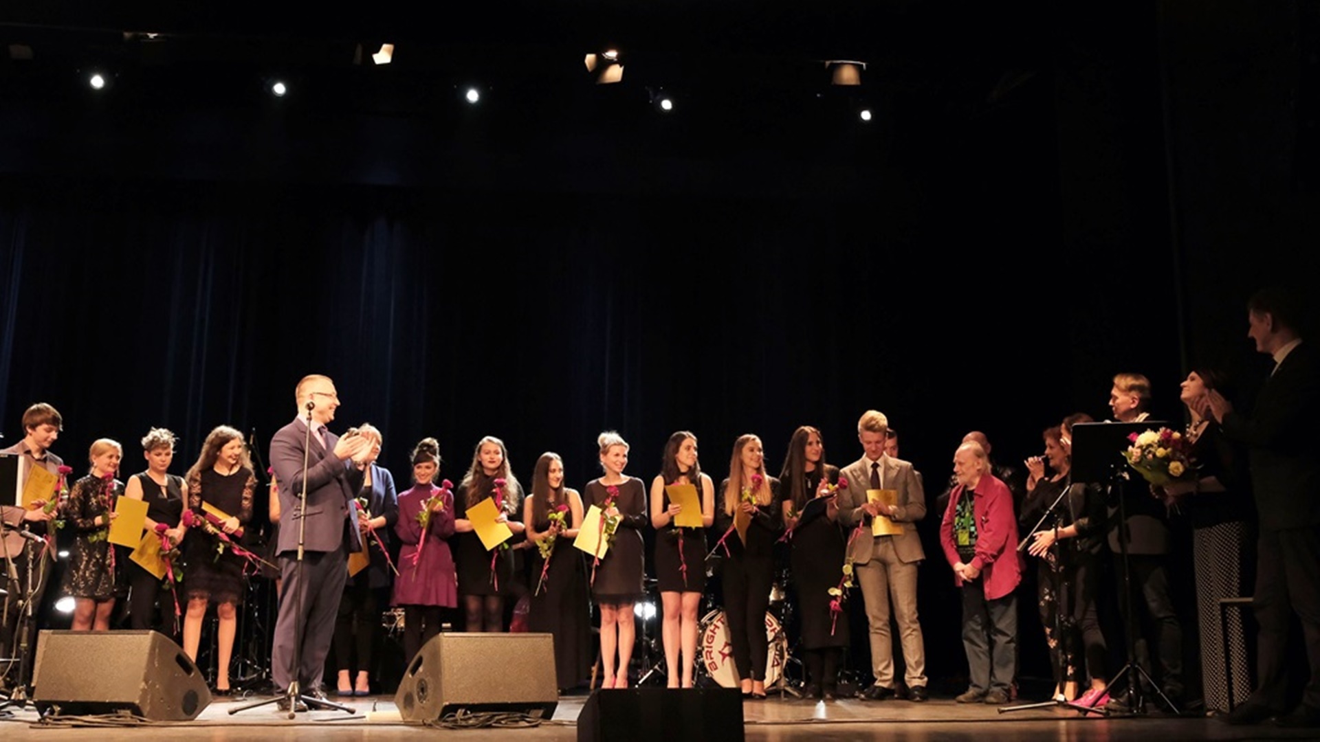 Izabela Szafrańska i Piotr Zubek wygrali IX edycję Festiwalu Piosenki Literackiej im. Łucji Prus "W żółtych płomieniach liści"