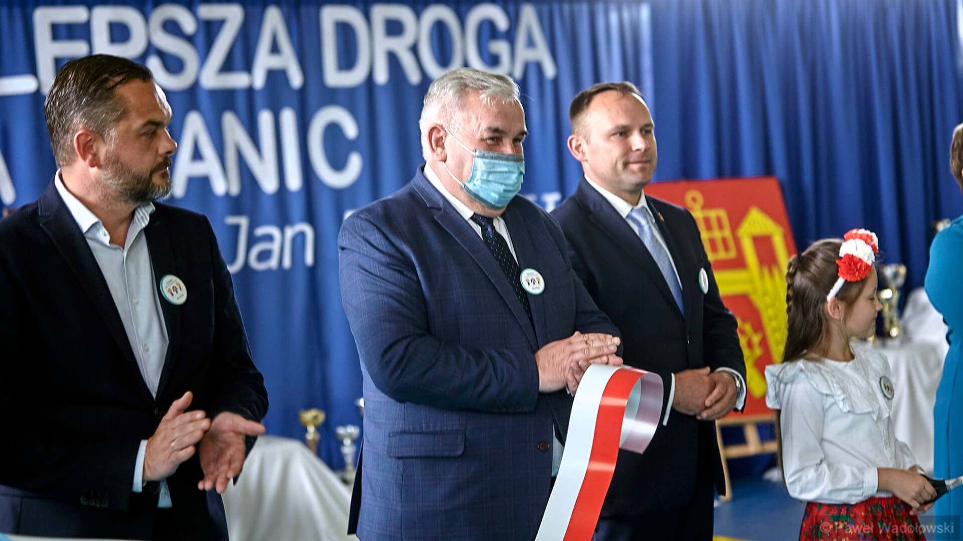 Przy szkole podstawowej w Jarnutach otwarto pełnowymiarową salę sportową