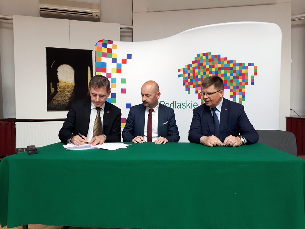 Pierwsze umowy na zakup sprzętu ratowniczo–gaśniczego podpisane