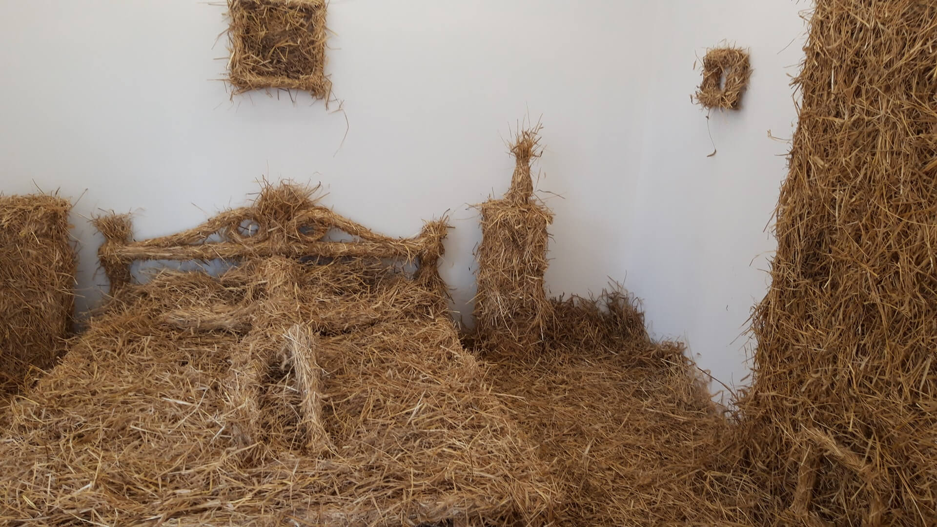 Wystawa "Słodkie słomiane życie" zainaugurowała XX Trialog w Krynkach