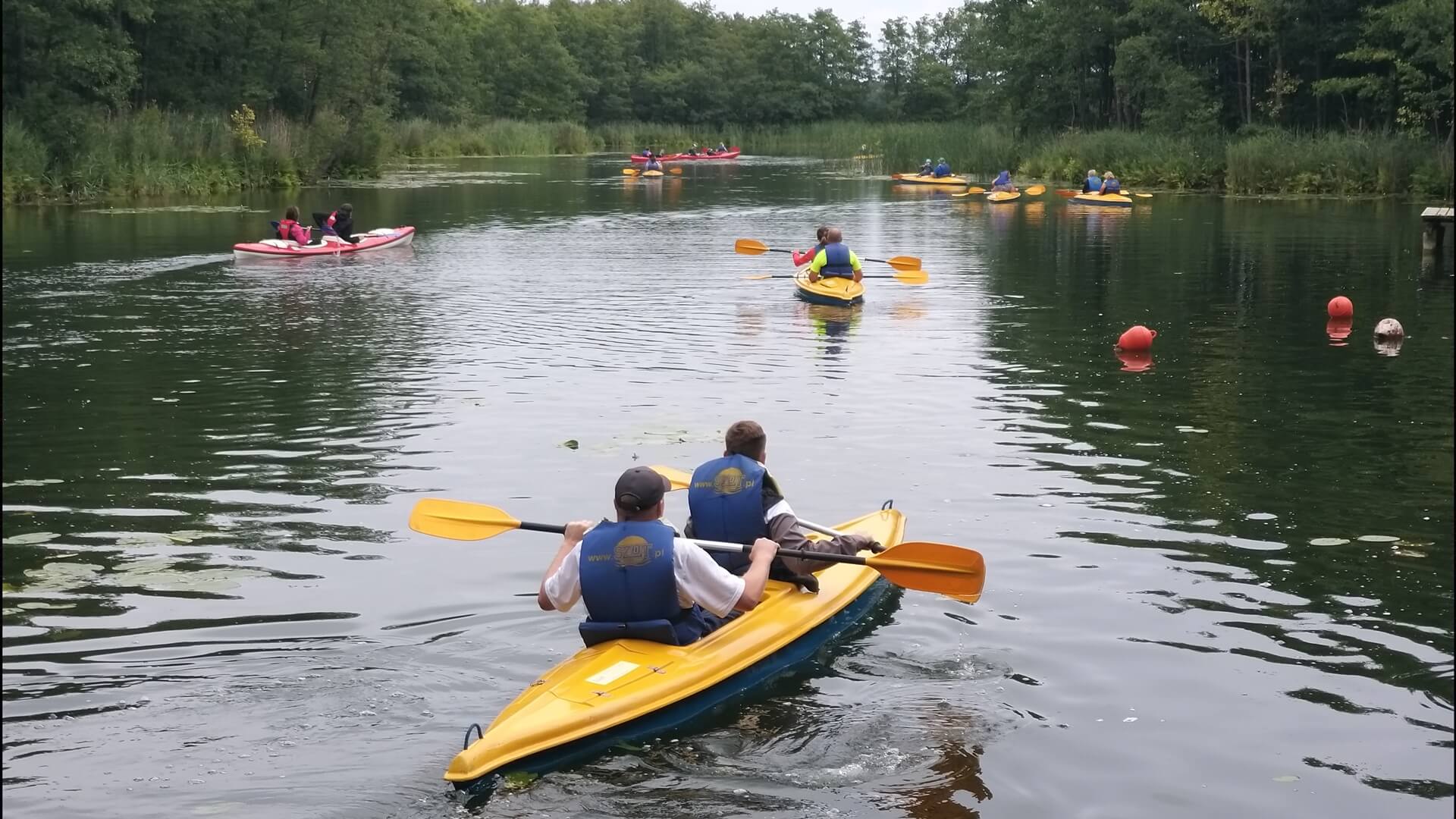 Popłynęli kajakami szlakiem papieskim pod nazwą "Tajemnice Zawierzenia"