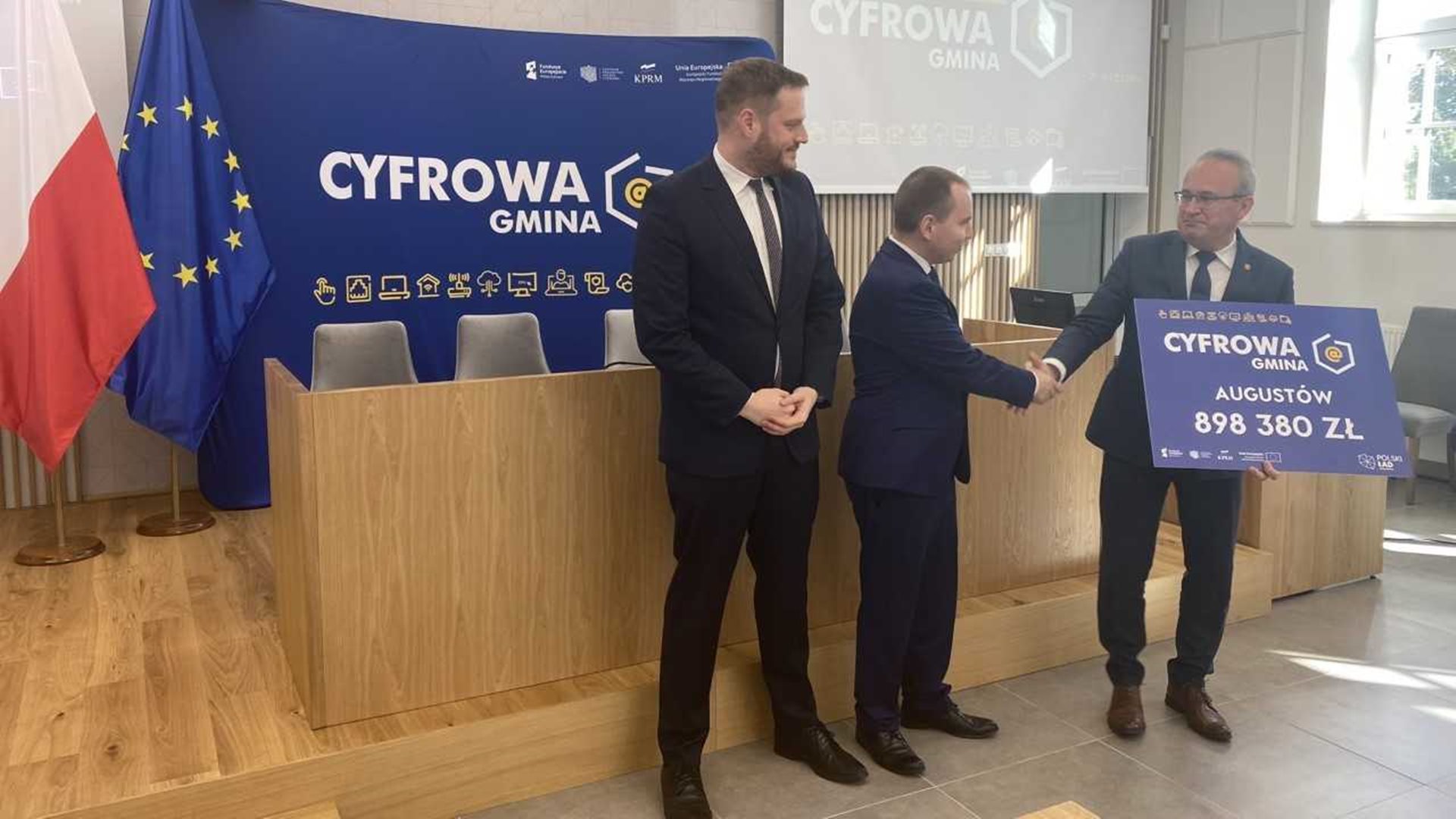 Do podlaskich samorządów trafi nawet 26 mln zł - pieniądze przeznaczone będą m.in. na zakup sprzętu komputerowego