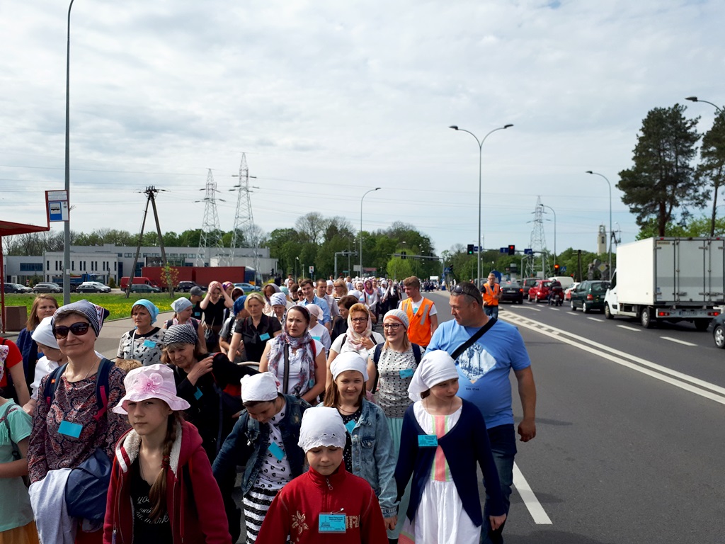 Pielgrzymi z Suwałk upamiętnili na Litwie Danutę Siedzikównę "Inkę"