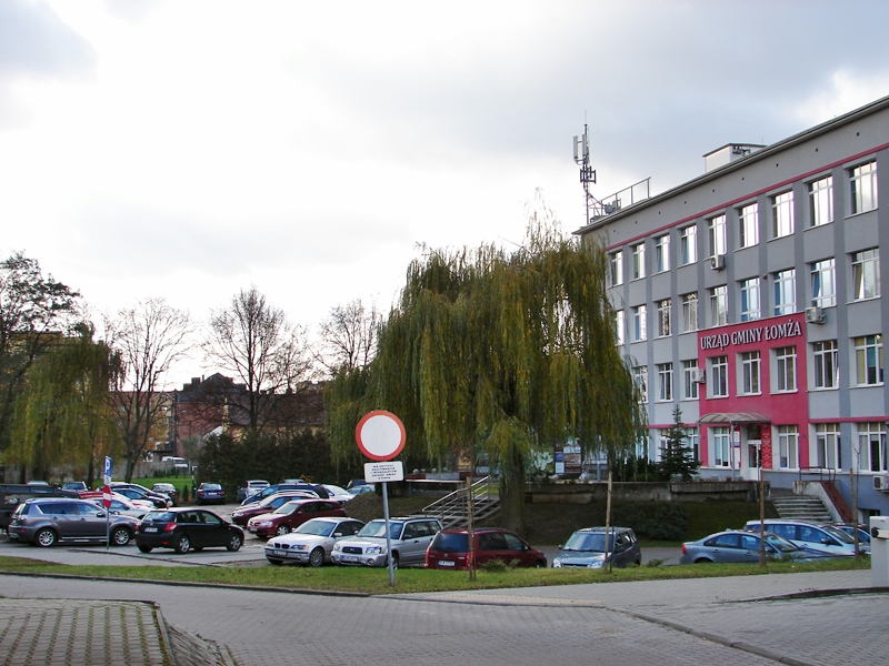 Łomża:  Będzie nowy parking przed Urzędem Gminy