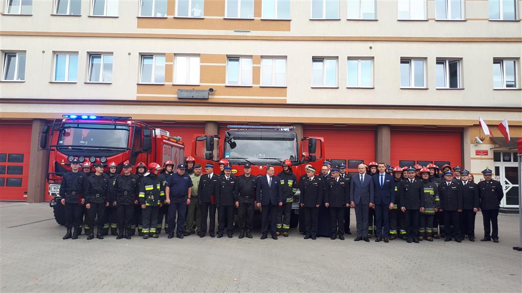 Nowe samochody trafiły do strażaków w Białymstoku i Sokółce