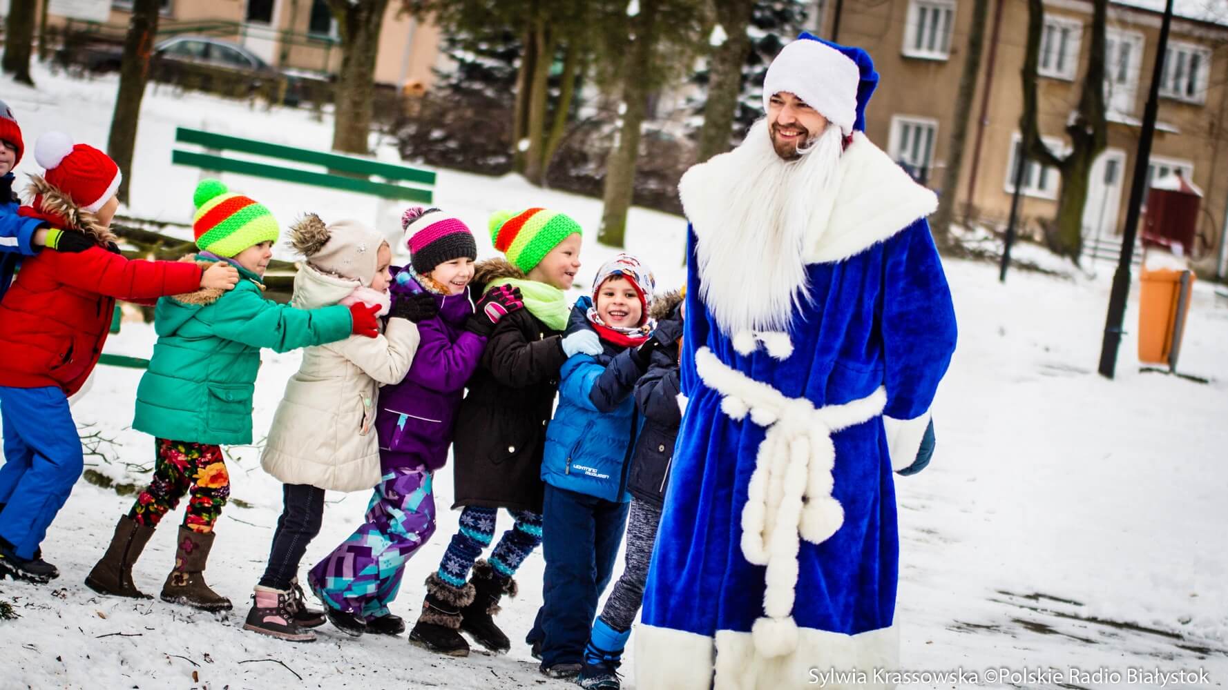 Choinka na niebiesko w Goniądzu [zdjęcia]