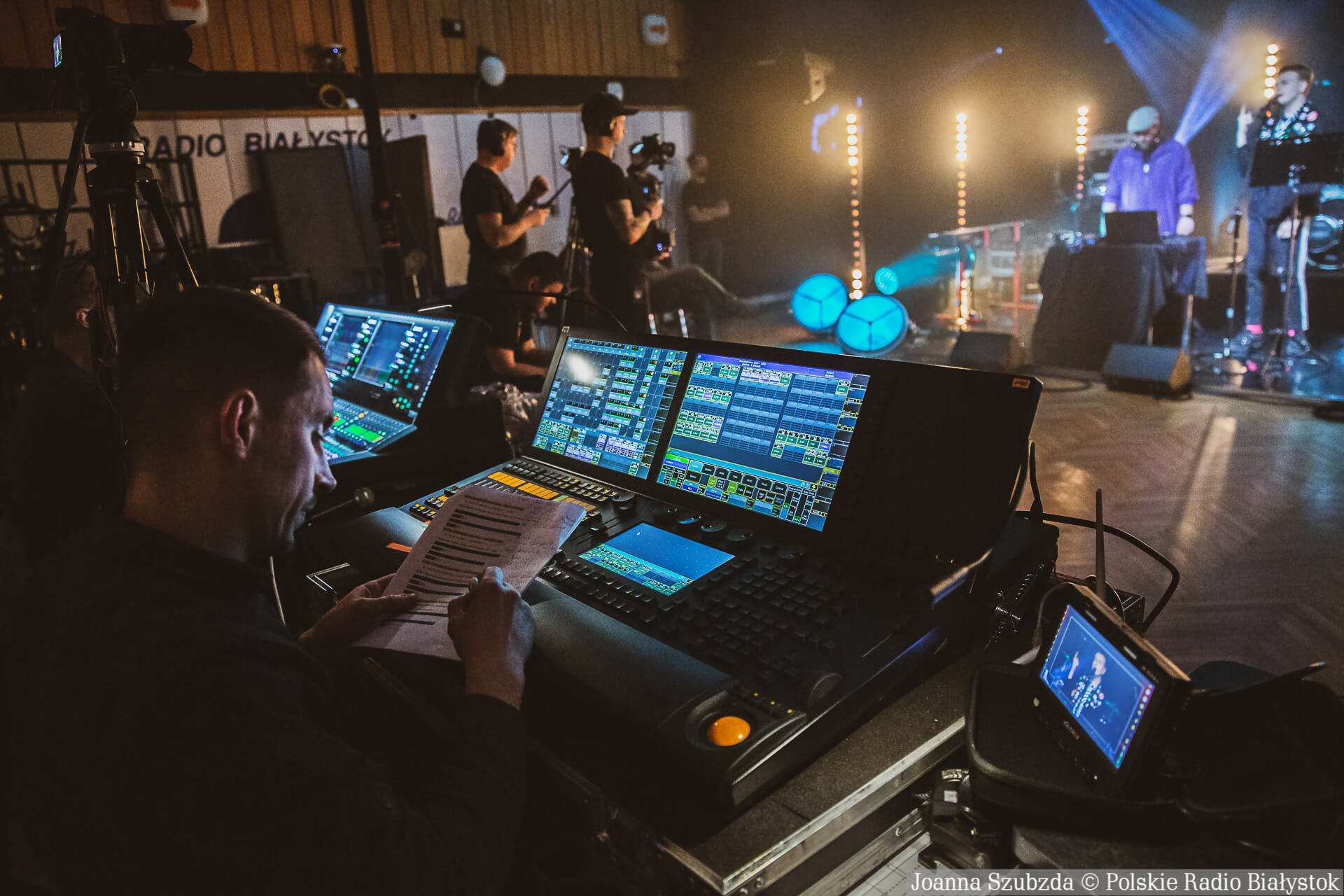 Jak to wygląda z drugiej strony, czyli Niebieski Mikrofon od kuchni [zdjęcia]