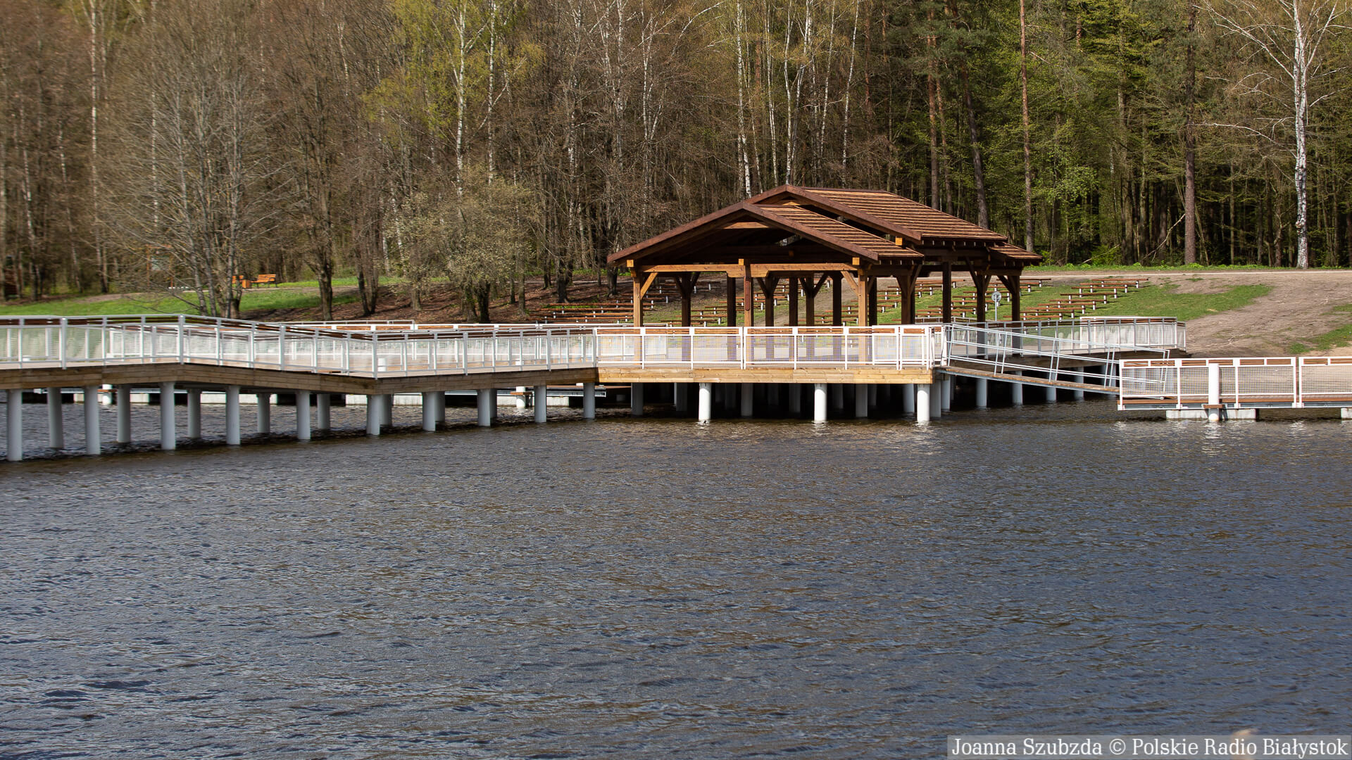 Zmieniło się otoczenie Zalewu Czapielówka w Czarnej Białostockiej - inwestycję oficjalnie oddano do użytku [zdjęcia]