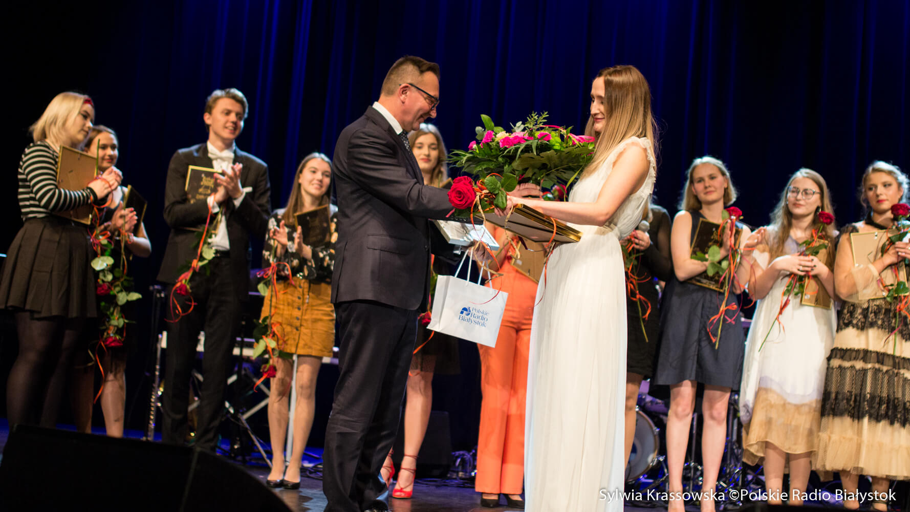 Joanna Smajdor wygrała XI edycję Festiwalu Piosenki Literackiej im. Łucji Prus "W żółtych płomieniach liści" [zdjęcia]