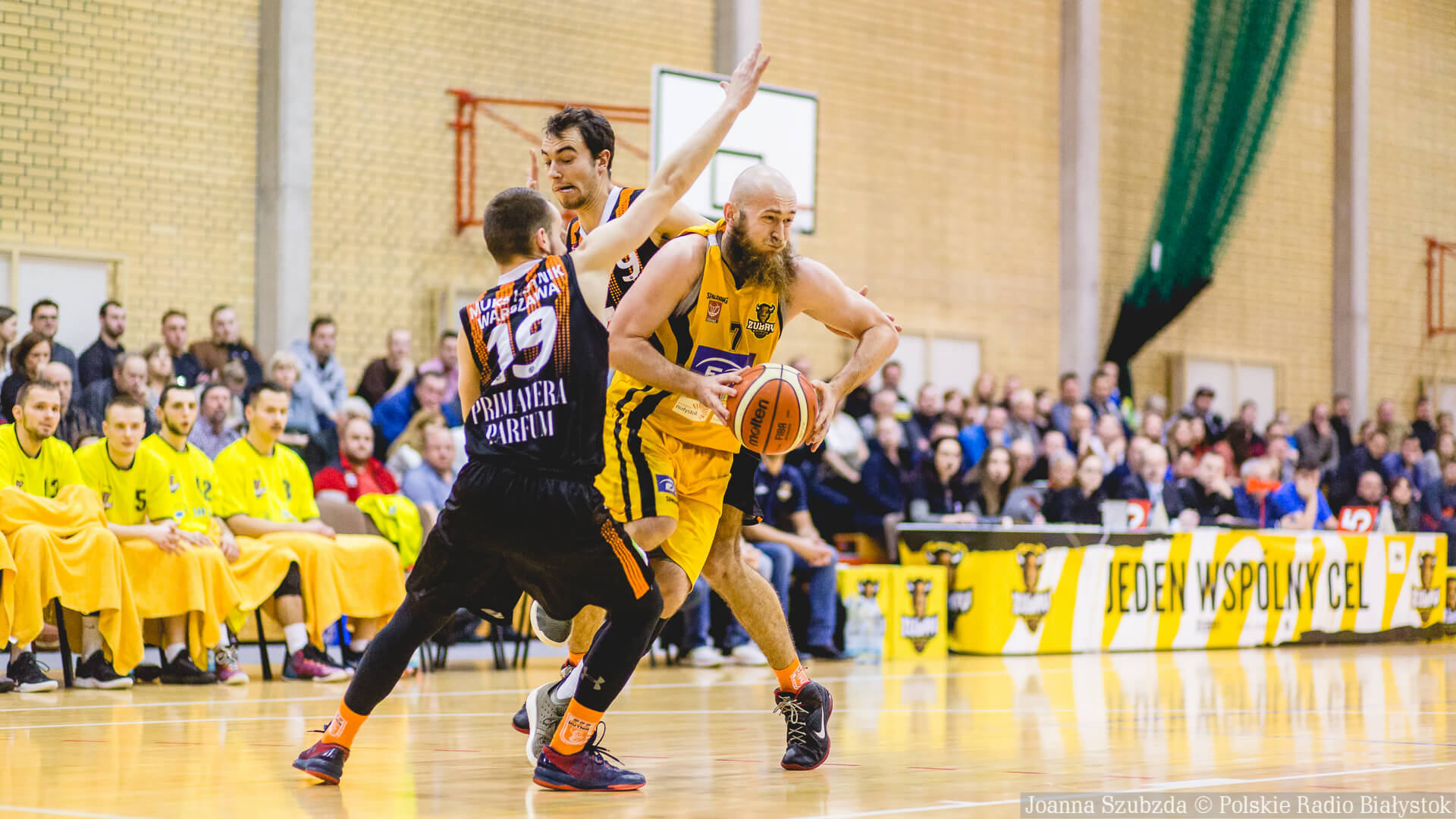 Koszykarze Żubrów Białystok bez większych problemów wygrali z Hutnikiem Warszawa [zdjęcia]