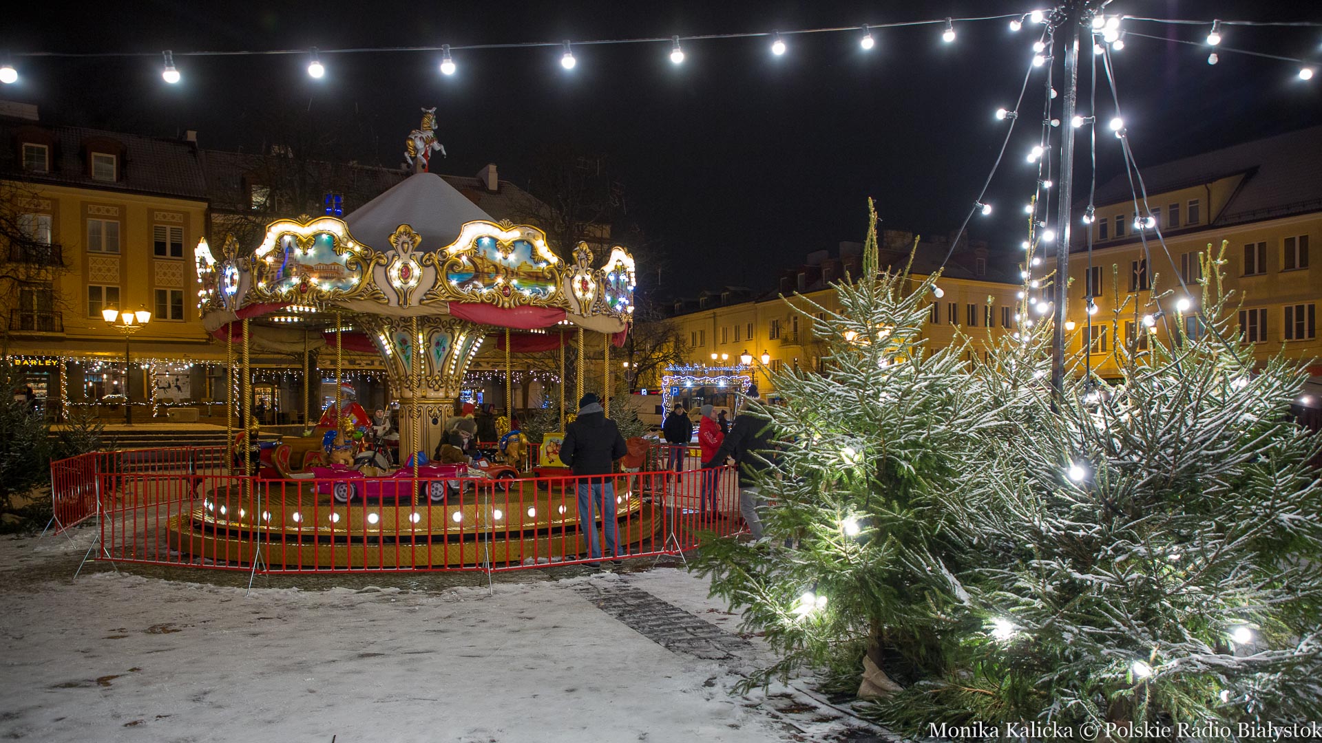 Jarmark Świąteczny z karuzelą na Rynku Kościuszki w Białymstoku [zdjęcia, wideo]