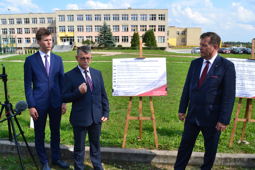 Mniejsze klasy, wyższe stypendia - propozycje PiS na poprawę edukacji w Suwałkach